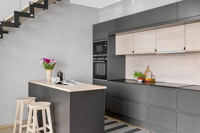 Wie funktioniert ein selbstreinigender Backofen?